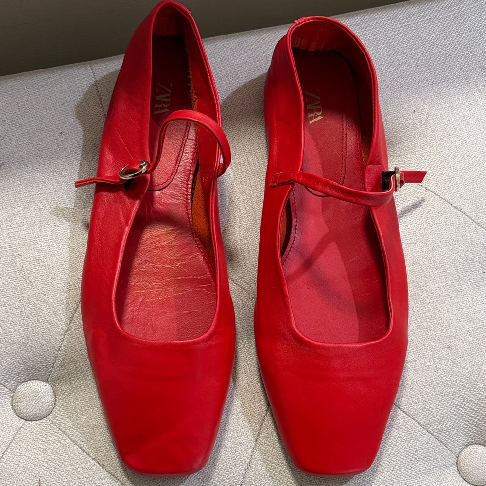 ZARA Scarlet Square-Toe Flats - Picture 1 of 6